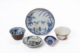 A GROUP OF ASSORTED BLUE AND WHITE AND OTHER CERAMICS