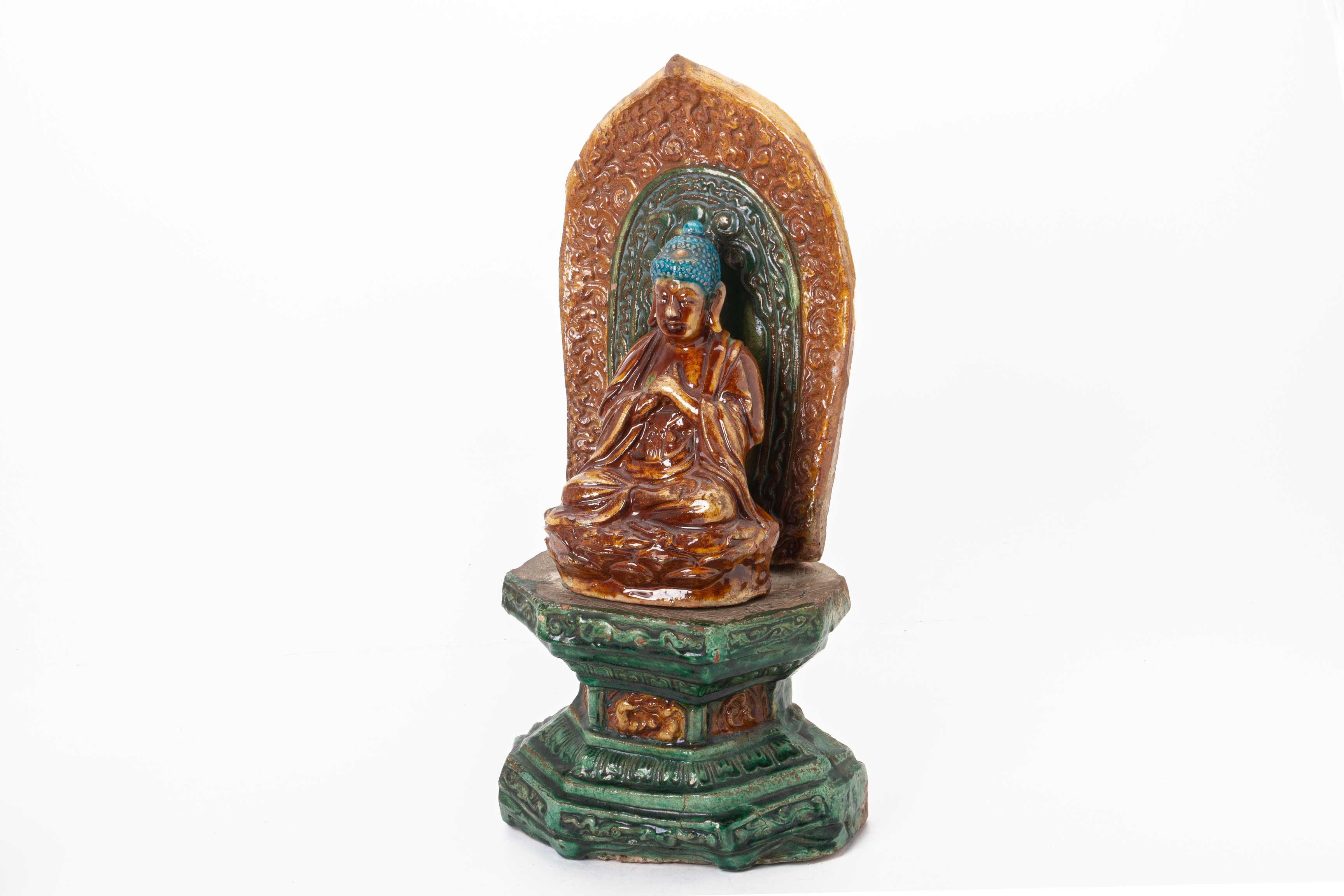 A CHINESE POTTERY FIGURE OF BUDDHA ON STAND - Image 2 of 4