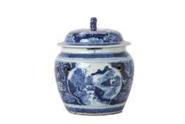 A BLUE AND WHITE PORCELAIN COVERED POT