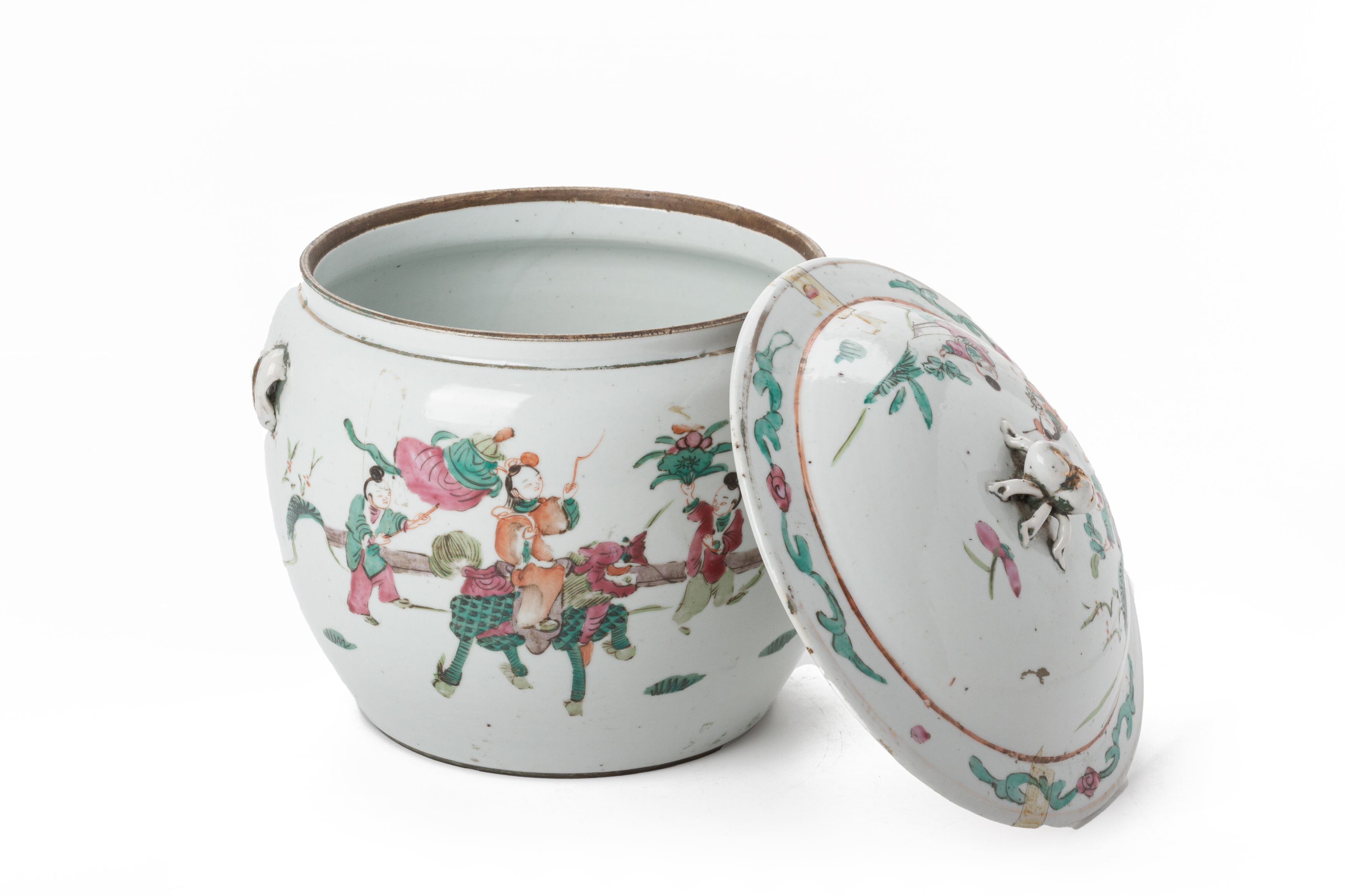 A FAMILLE ROSE PORCELAIN COVERED POT - Image 4 of 4