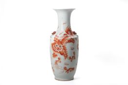 A LARGE IRON RED DECORATED PORCELAIN VASE