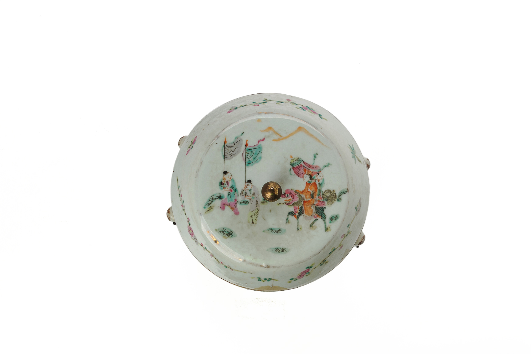 A FAMILLE ROSE PORCELAIN COVERED POT - Image 4 of 7