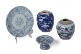 A GROUP OF CHINESE BLUE AND WHITE CERAMICS
