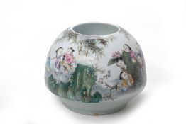 A CONTEMPORARY CHINESE VASE BY ZHANG ZHONGWEN (B.1964)