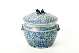 A BLUE AND WHITE PORCELAIN KAMCHENG AND COVER