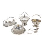 A QUANTITY OF SILVER PLATED ITEMS