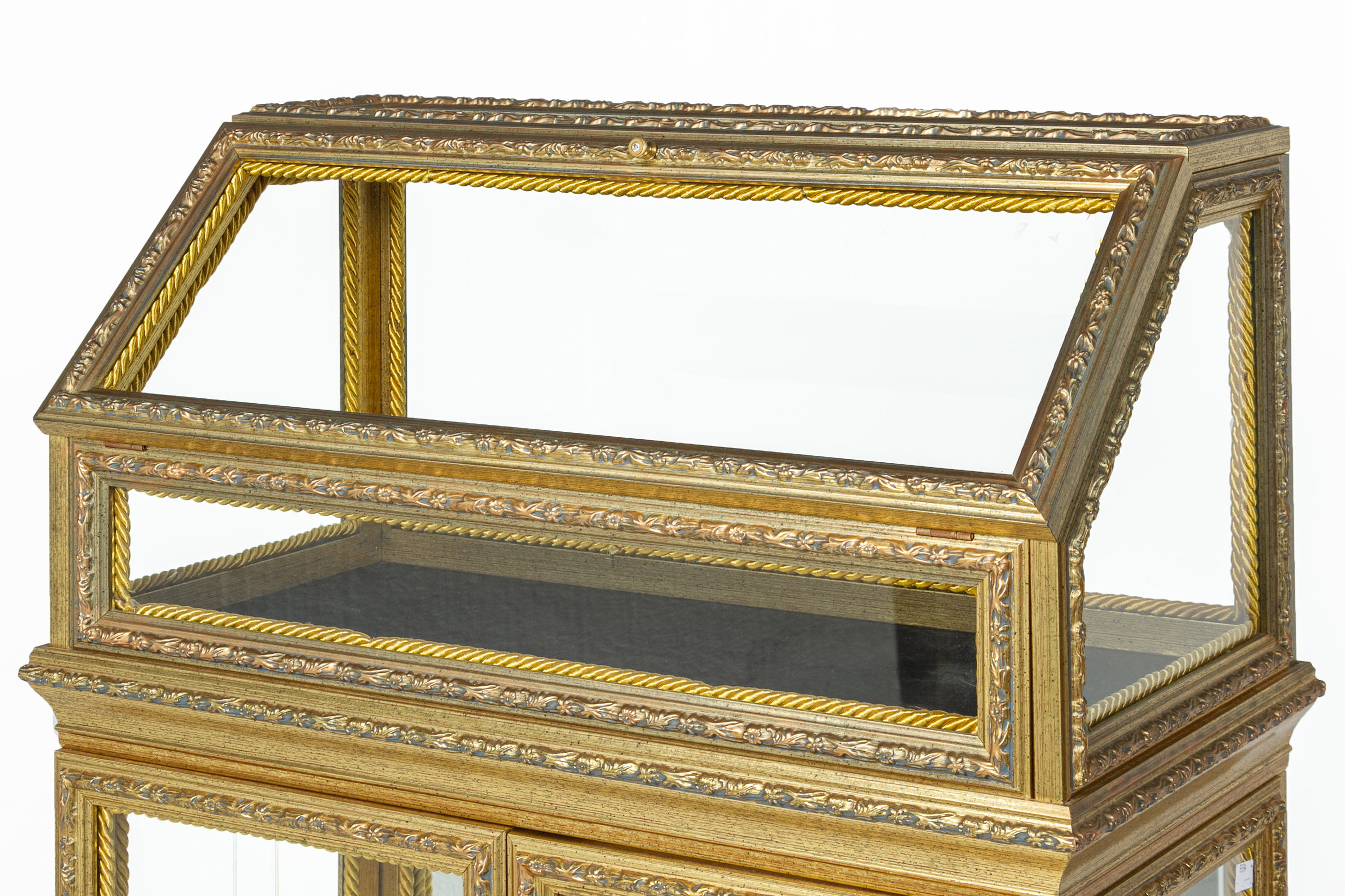 A PAIR OF ITALIAN GLAZED DISPLAY CABINETS BY DA VINCI - Image 3 of 4