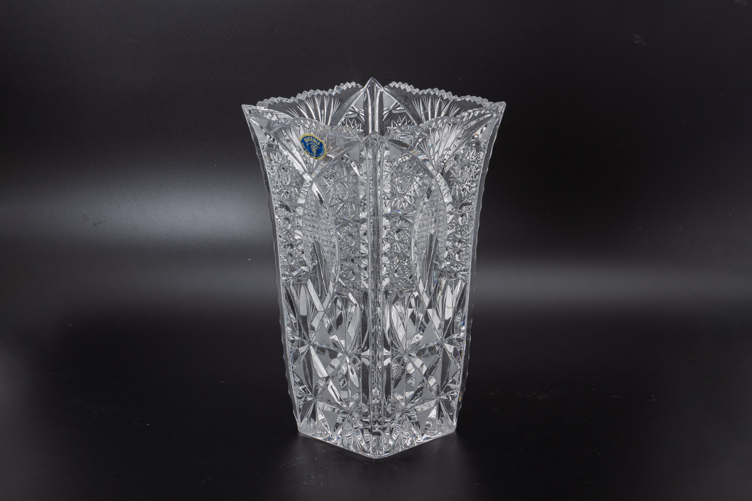 A BOHEMIA CRYSTAL AND TWO OTHER CUT GLASS VASES - Bild 2 aus 6