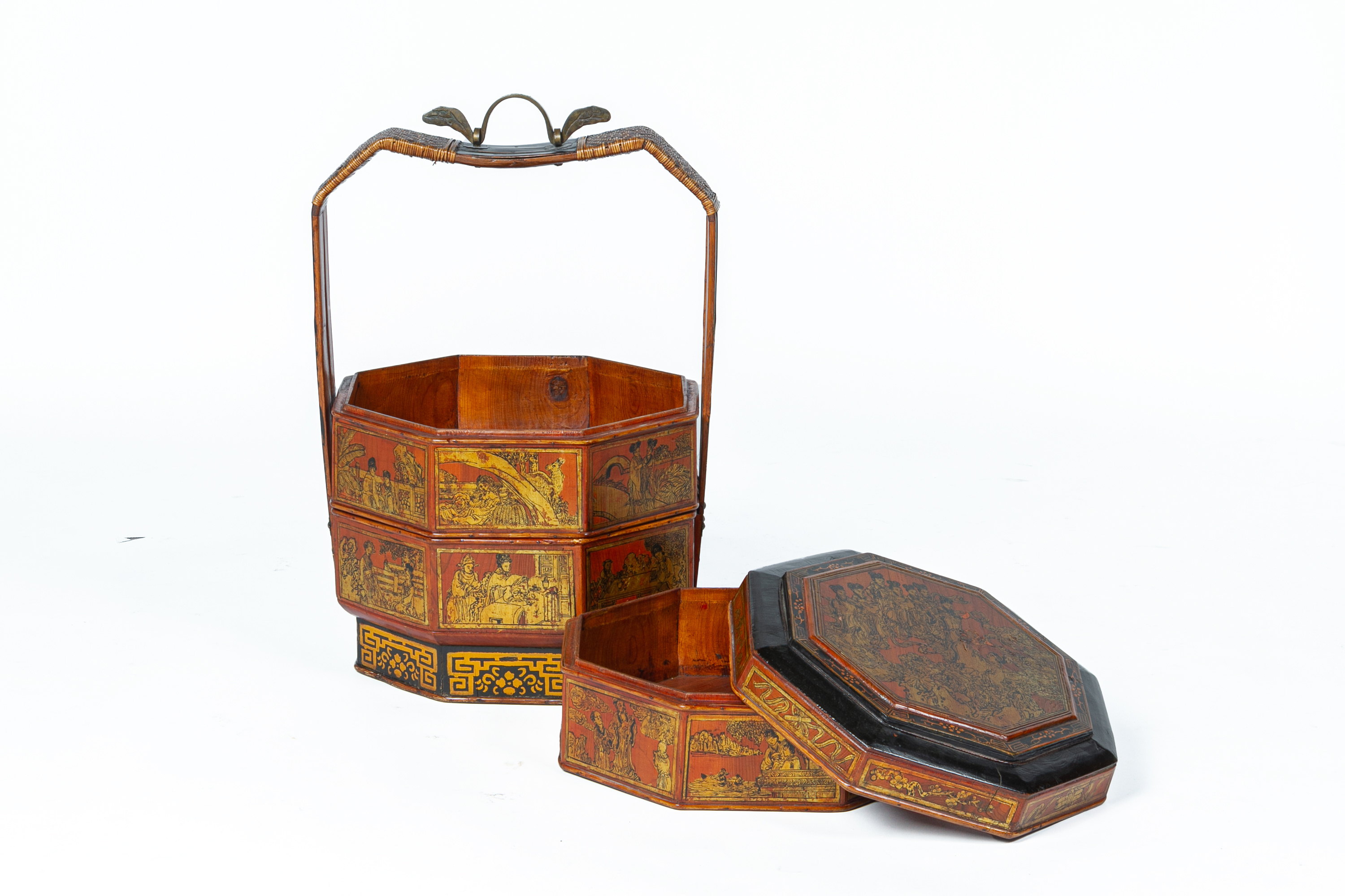 A CHINESE LACQUER THREE TIERED WEDDING BASKET - Image 2 of 3