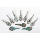 A GROUP OF TEN FAMILLE ROSE PORCELAIN SPOONS