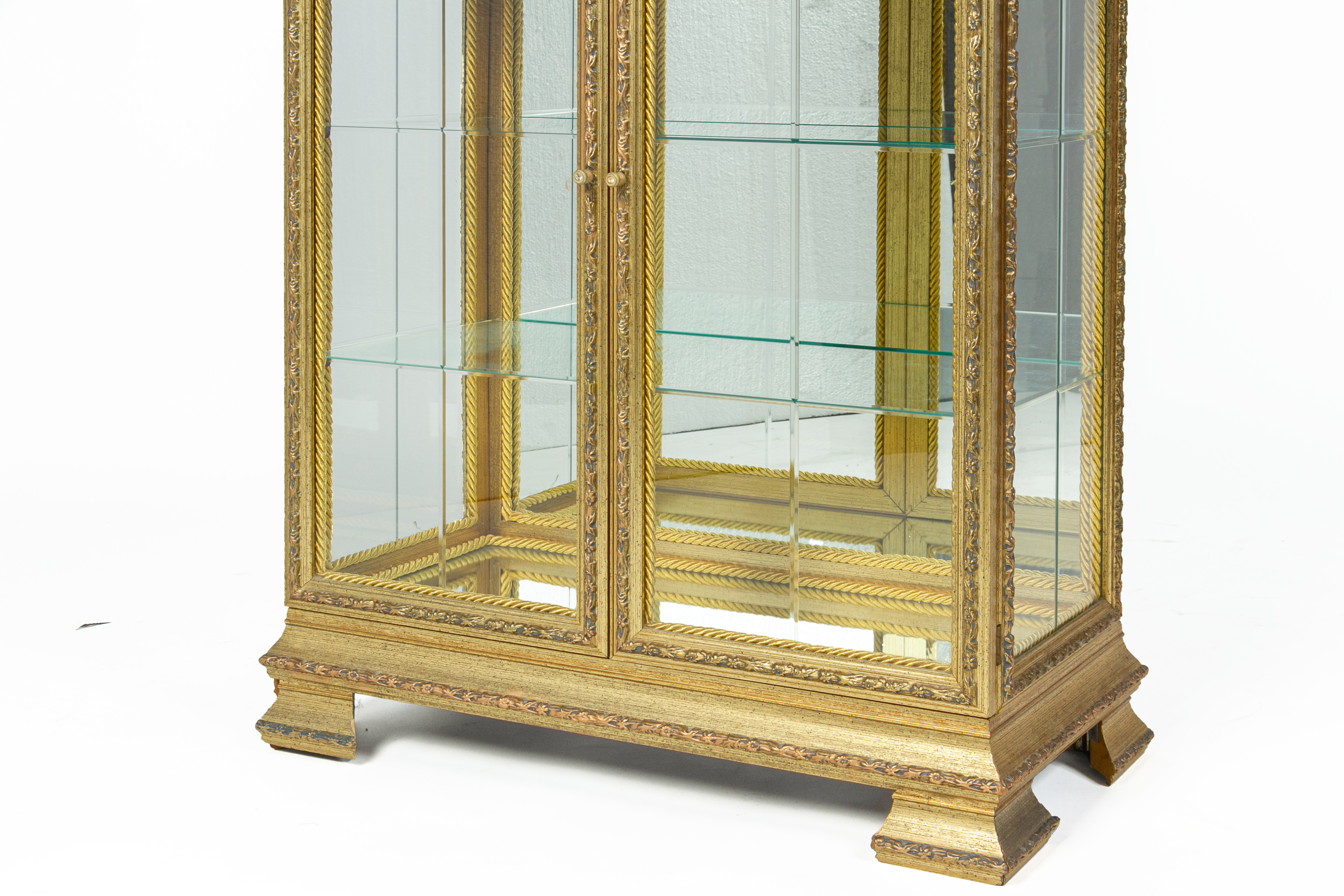 A PAIR OF ITALIAN GLAZED DISPLAY CABINETS BY DA VINCI - Image 4 of 4
