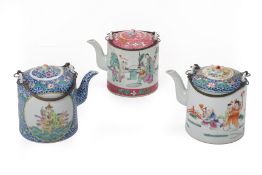 THREE FAMILLE ROSE CYLINDRICAL TEAPOTS