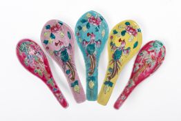 A GROUP OF FIVE PERANAKAN STYLE PORCELAIN SPOONS