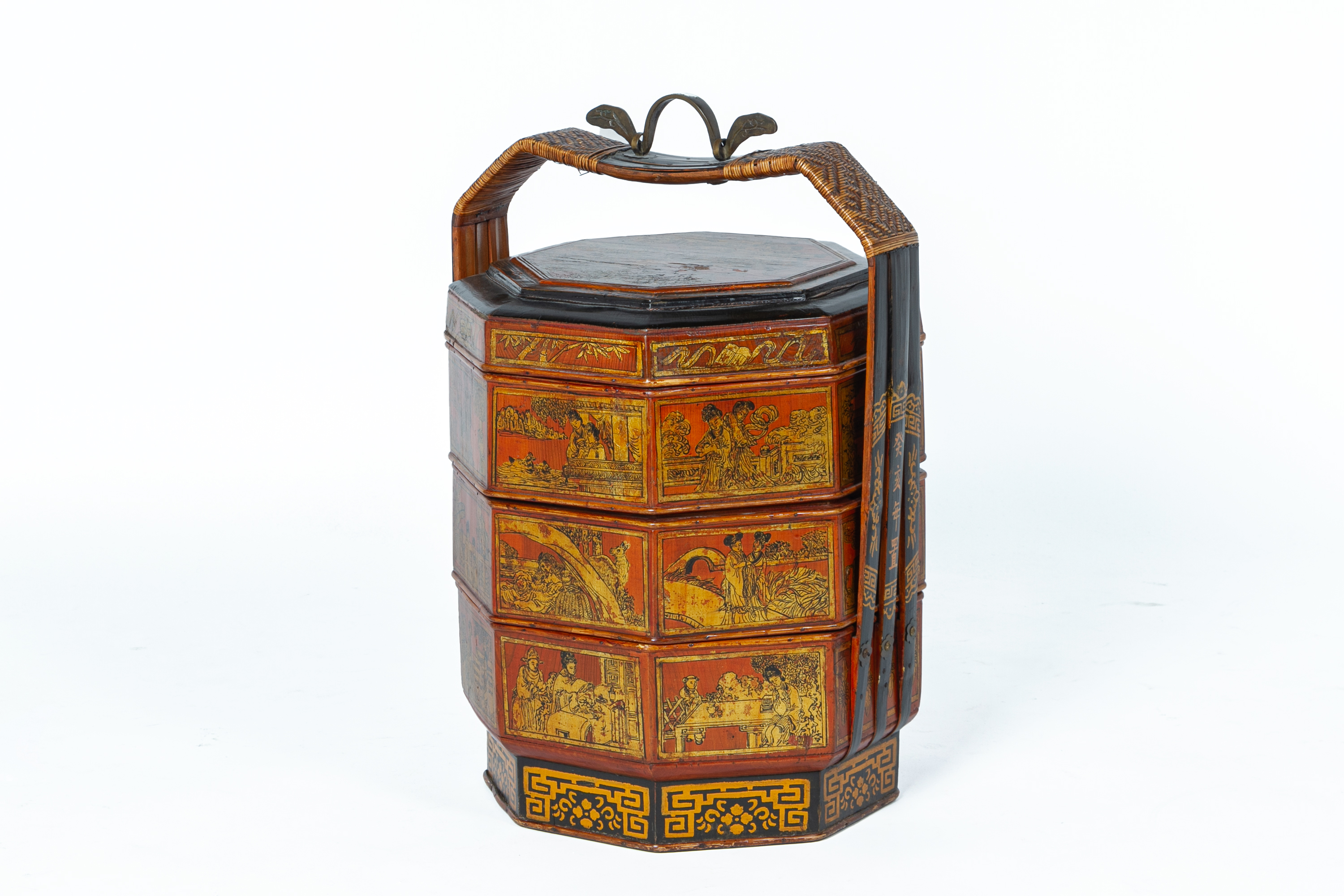 A CHINESE LACQUER THREE TIERED WEDDING BASKET - Image 3 of 3