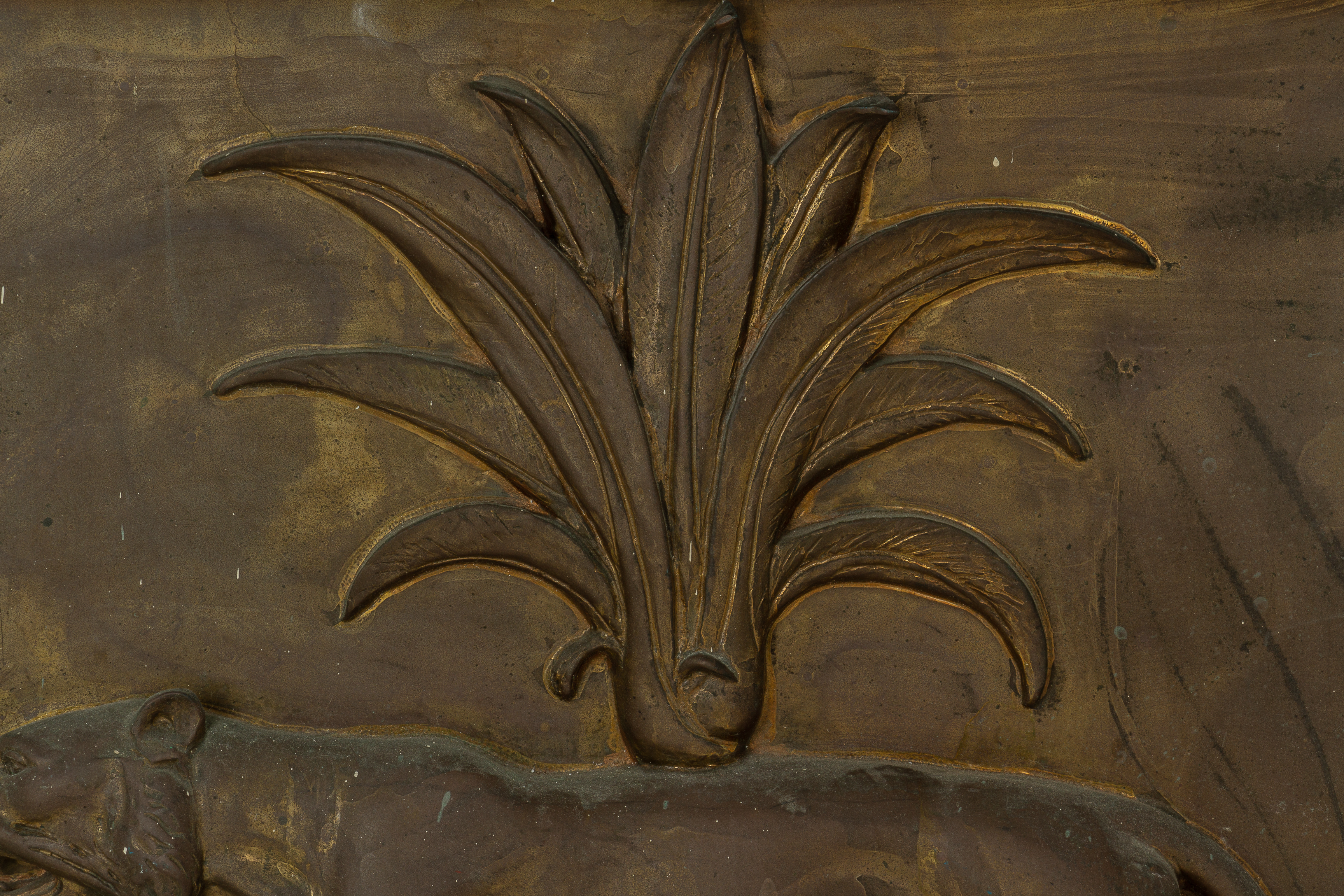 A BRONZE DECORATIVE PLAQUE - Image 2 of 2