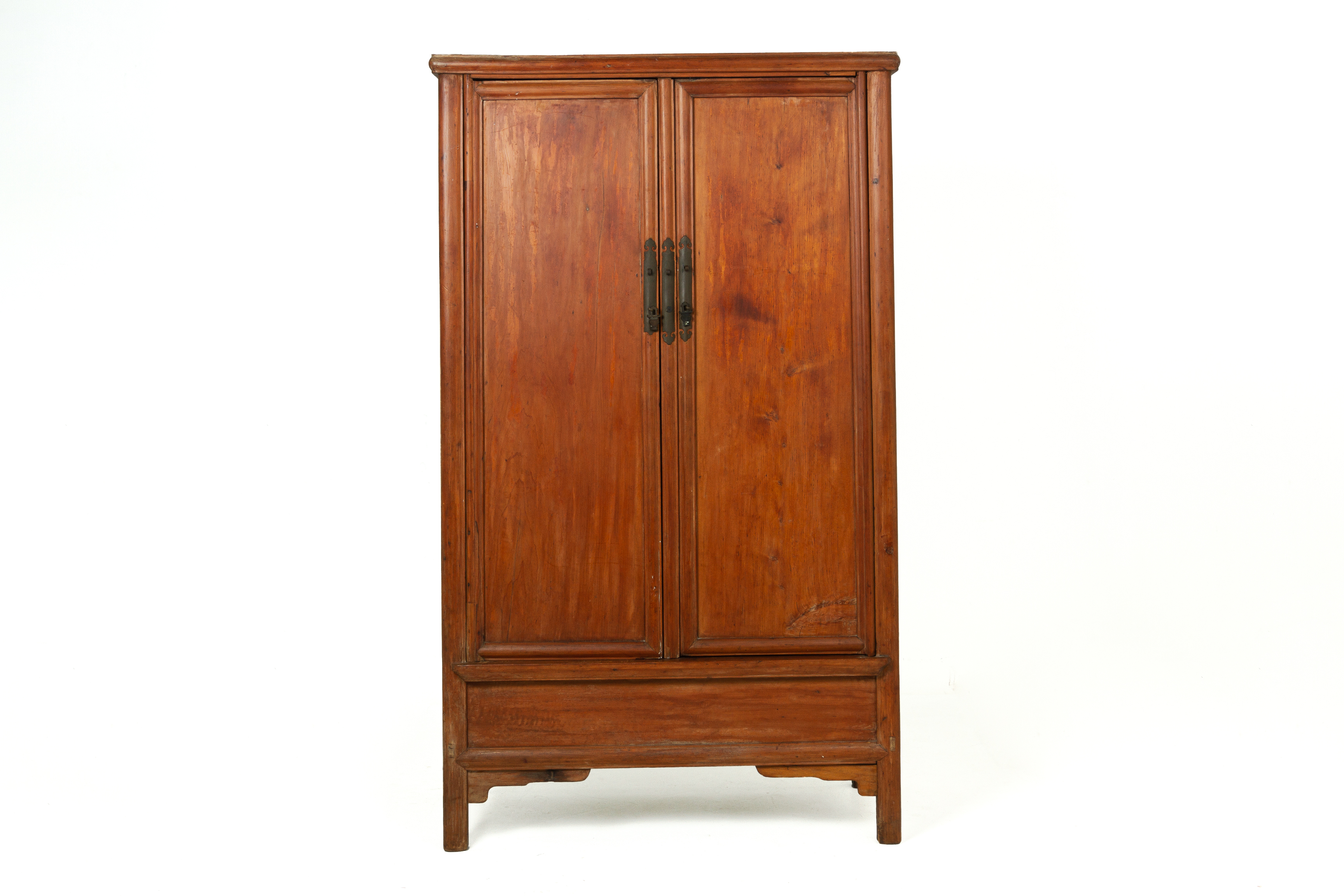 A LARGE CHINESE WOODEN CABINET