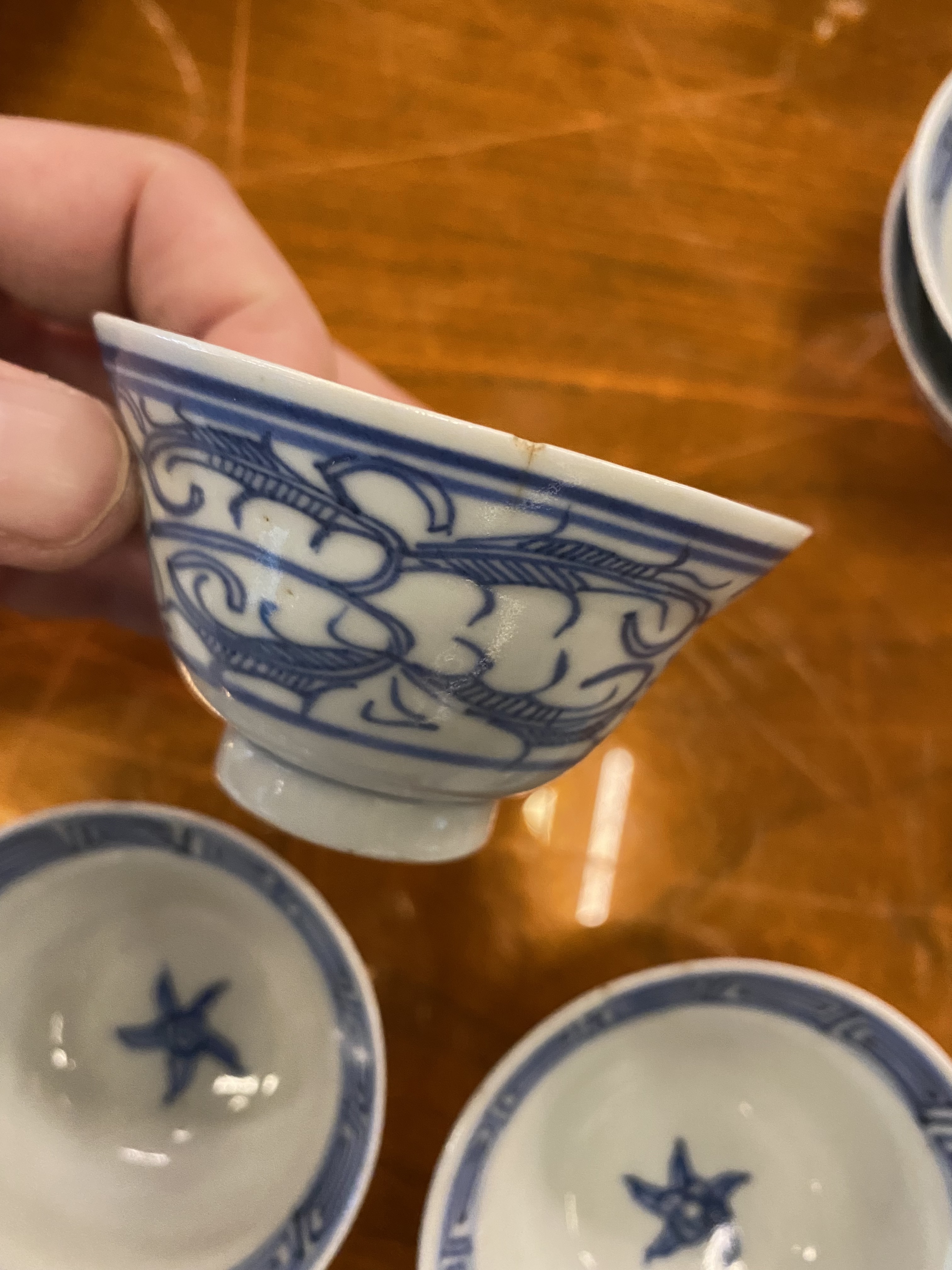 A PART SERVICE OF CHINESE BLUE AND WHITE PORCELAIN BOWLS - Image 9 of 14