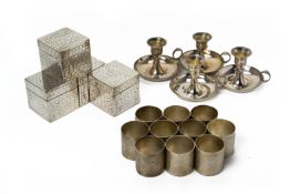 A GROUP OF PLATED METALWARE ITEMS