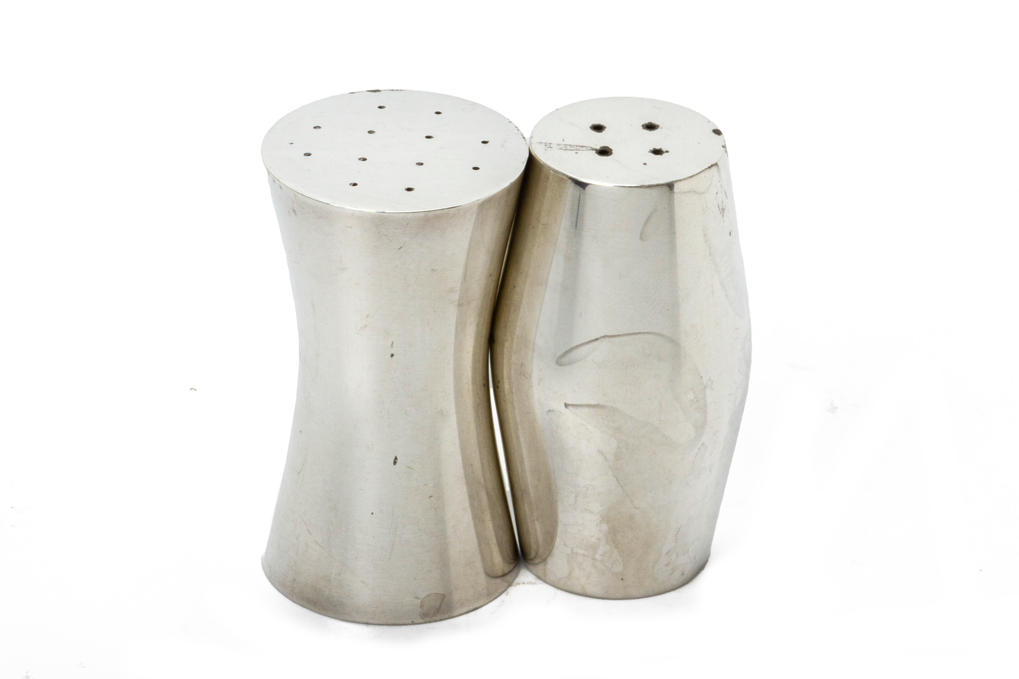 A PAIR OF GEORG JENSEN SILVER SALT AND PEPPER POTS - Image 3 of 3