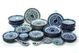 A LARGE GROUP OF CHINESE BLUE AND WHITE DINNERWARES