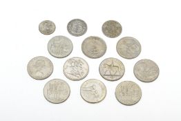 A GROUP OF UK AND US COINS