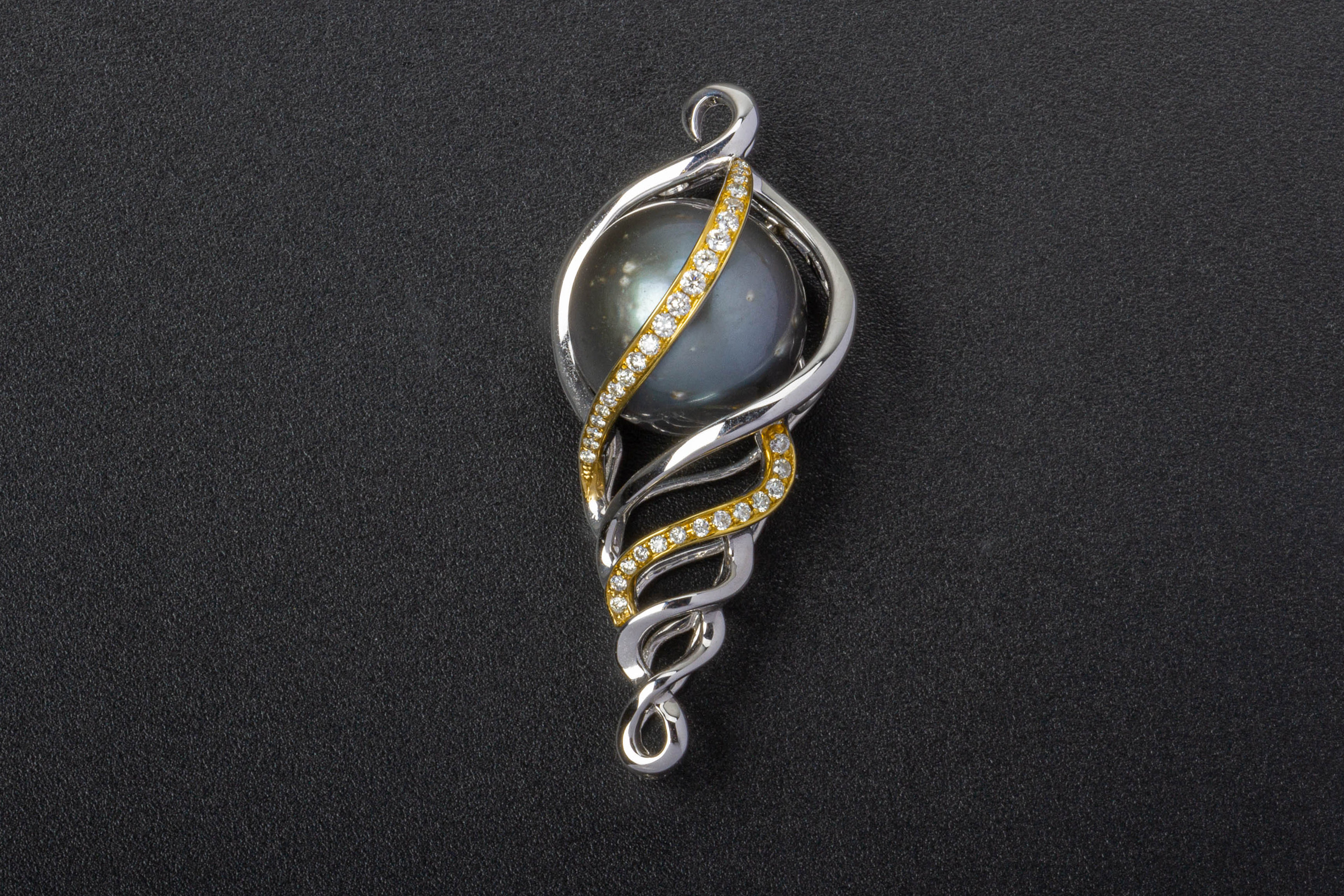 A TAHITIAN PEARL AND DIAMOND PENDANT - Image 2 of 3