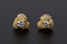 A PAIR OF DIAMOND STUD EARRINGS