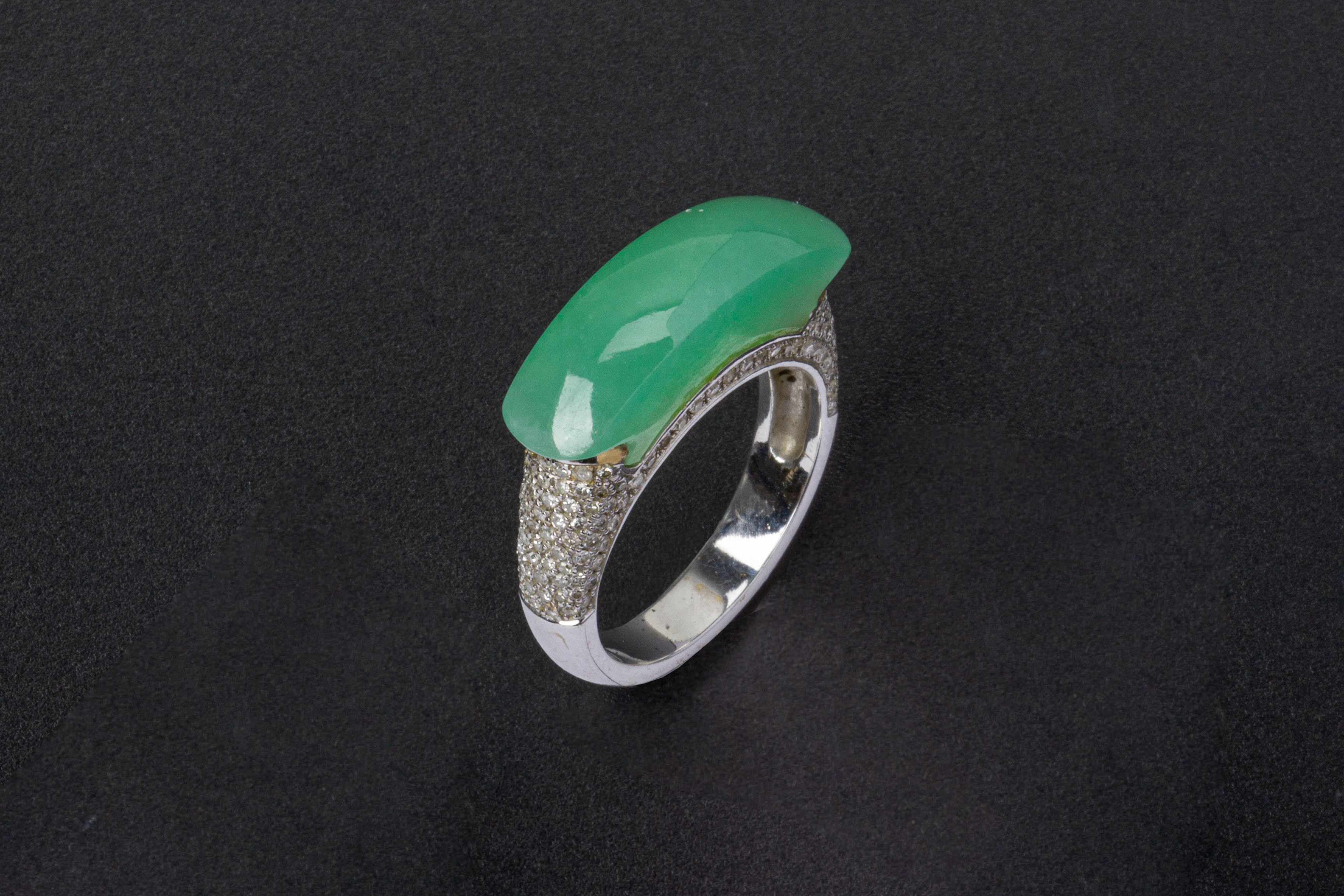 A JADE AND DIAMOND RING