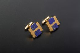 A PAIR OF GOLD AND LAPIS LAZULI CUFFLINKS BY MIKIMOTO
