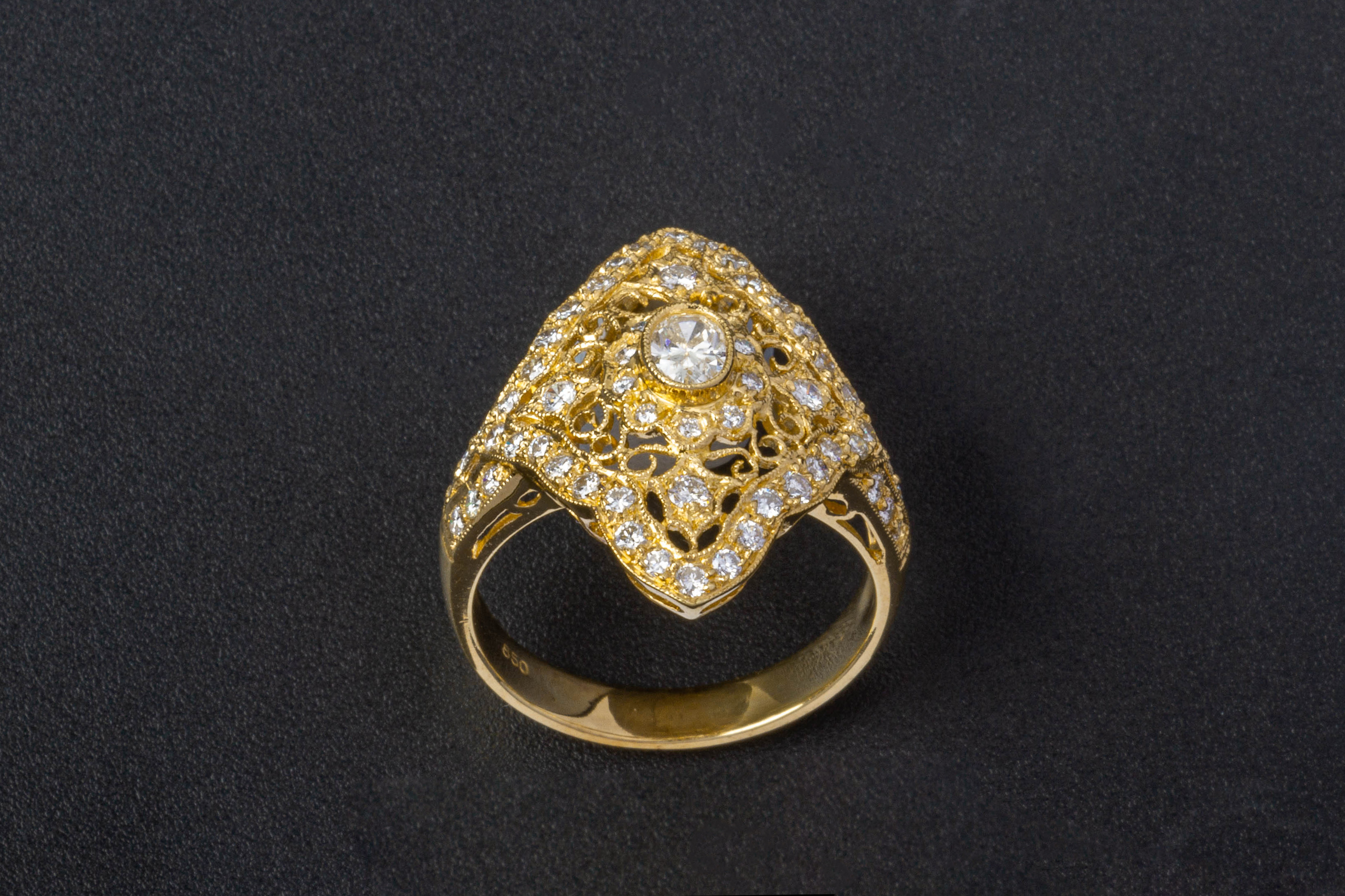 A DIAMOND CLUSTER RING