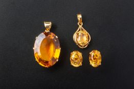 A GROUP OF CITRINE PENDANTS AND EARRINGS