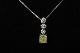 A DIAMOND PENDANT NECKLACE