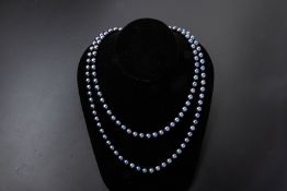 A CULTURED PEARL SINGLE STRAND NECKLACE