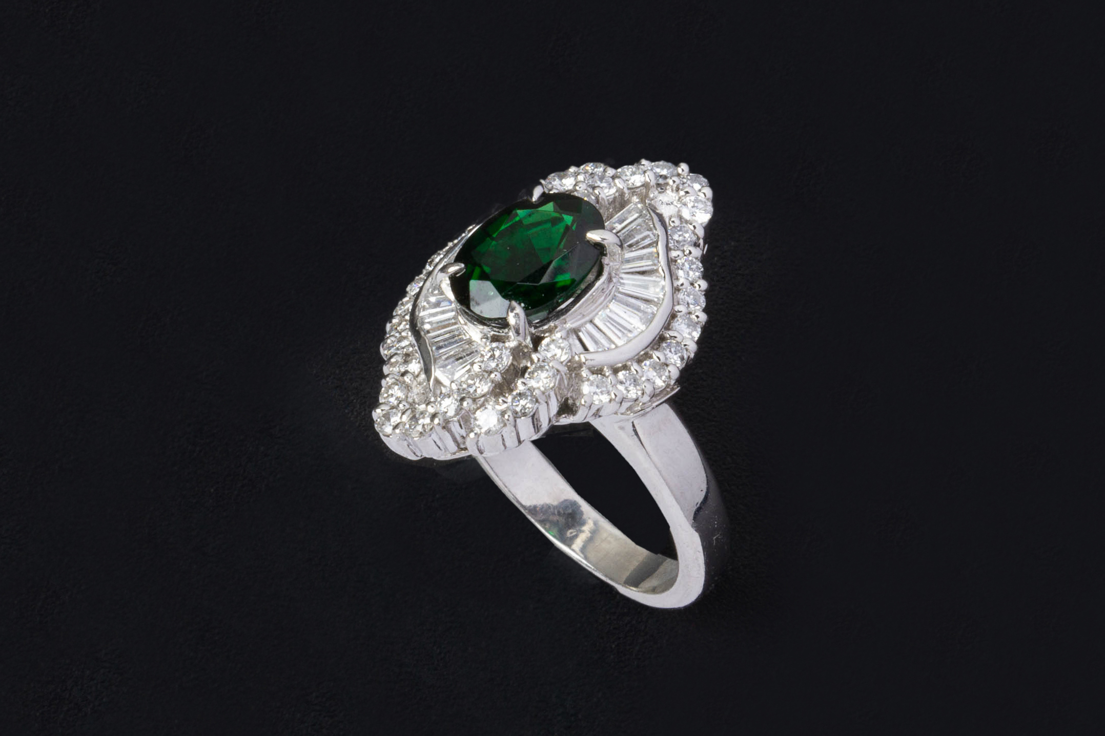 A CHROME TOURMALINE AND DIAMOND RING