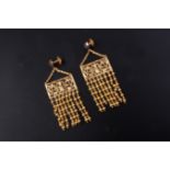 A PAIR OF INDIAN GOLD EARRINGS