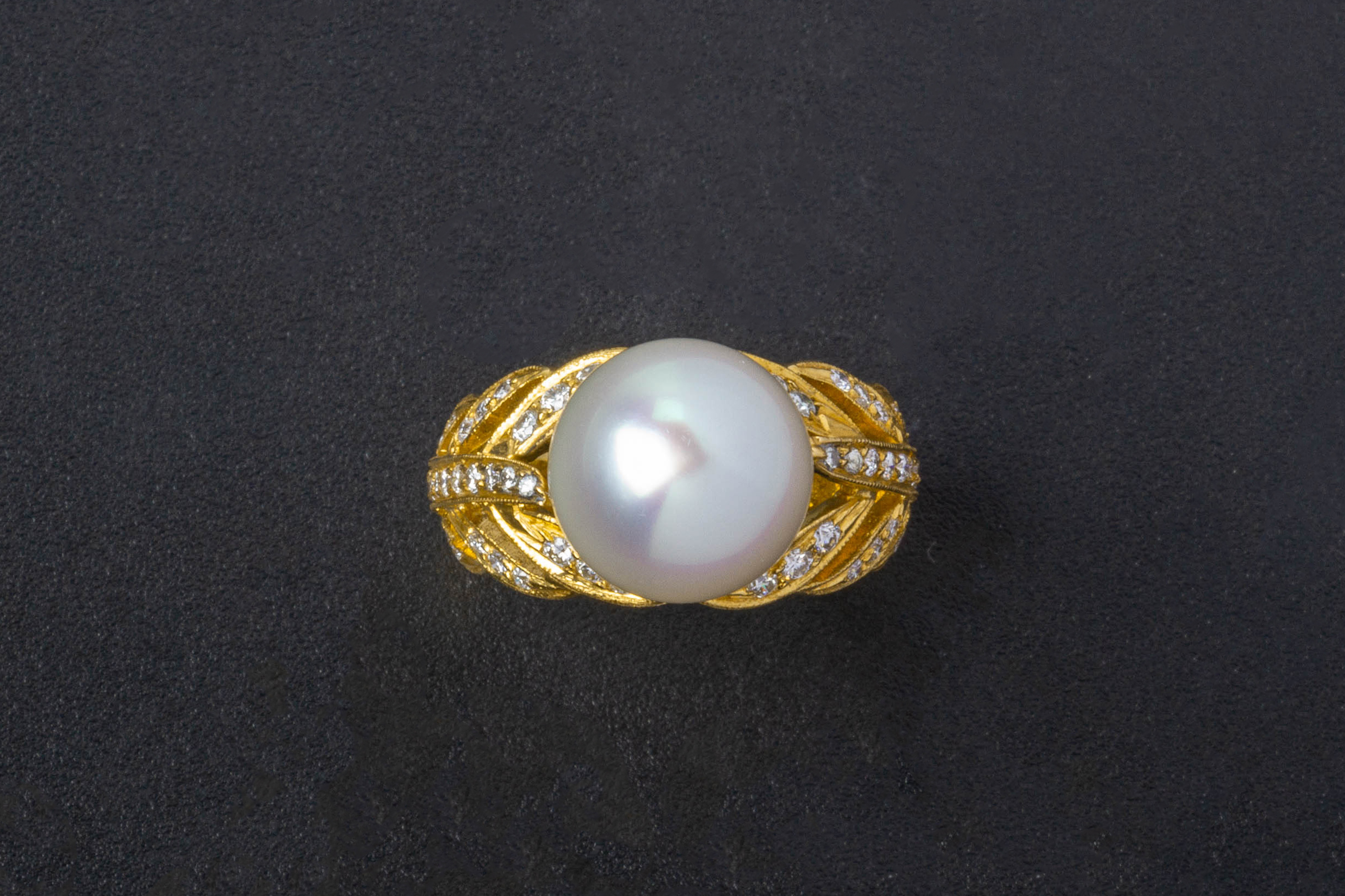A CULTURED PEARL AND DIAMOND RING - Image 2 of 3