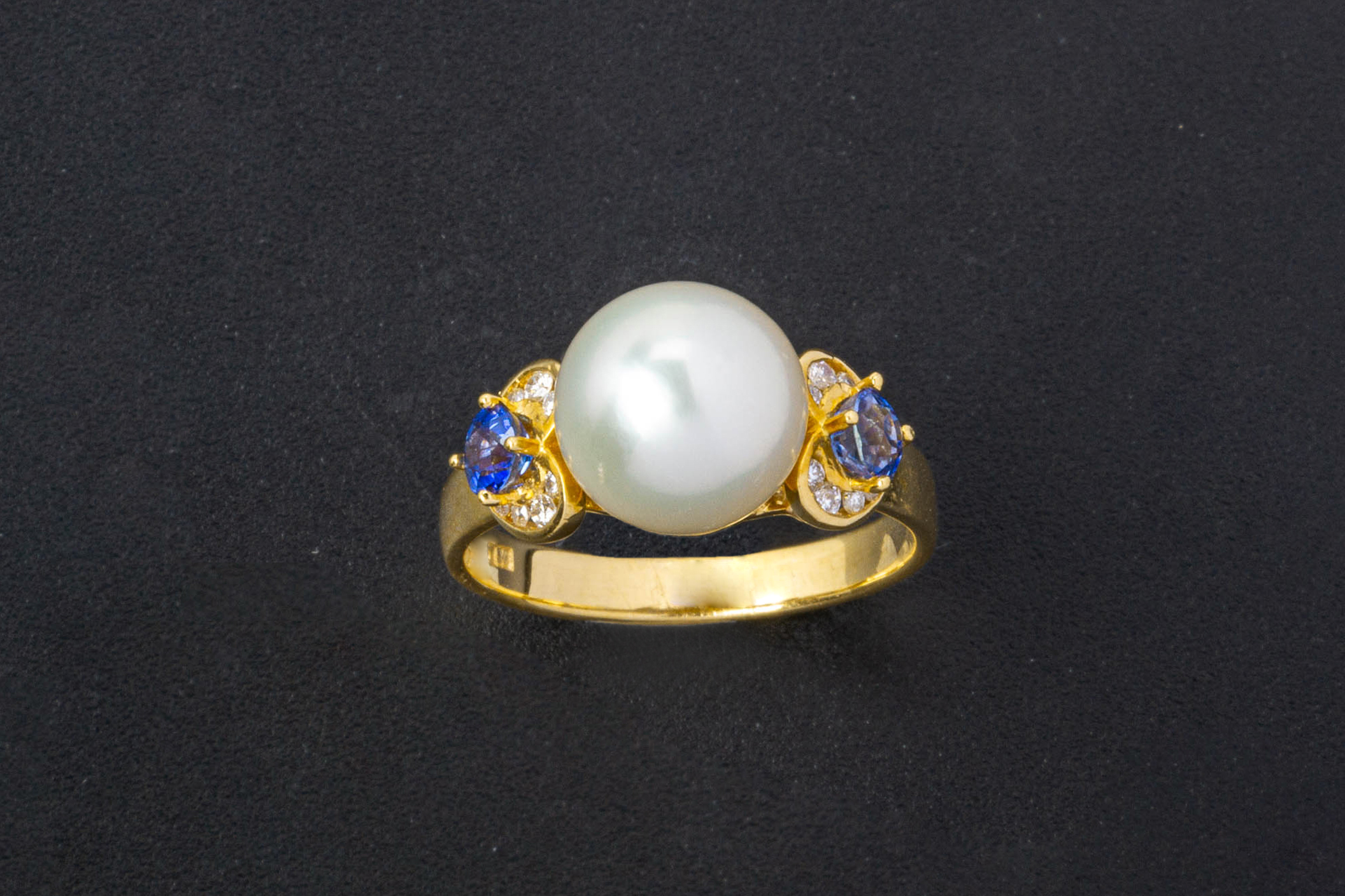 A CULTURED PEARL, BLUE SAPPHIRE AND DIAMOND RING - Image 2 of 3