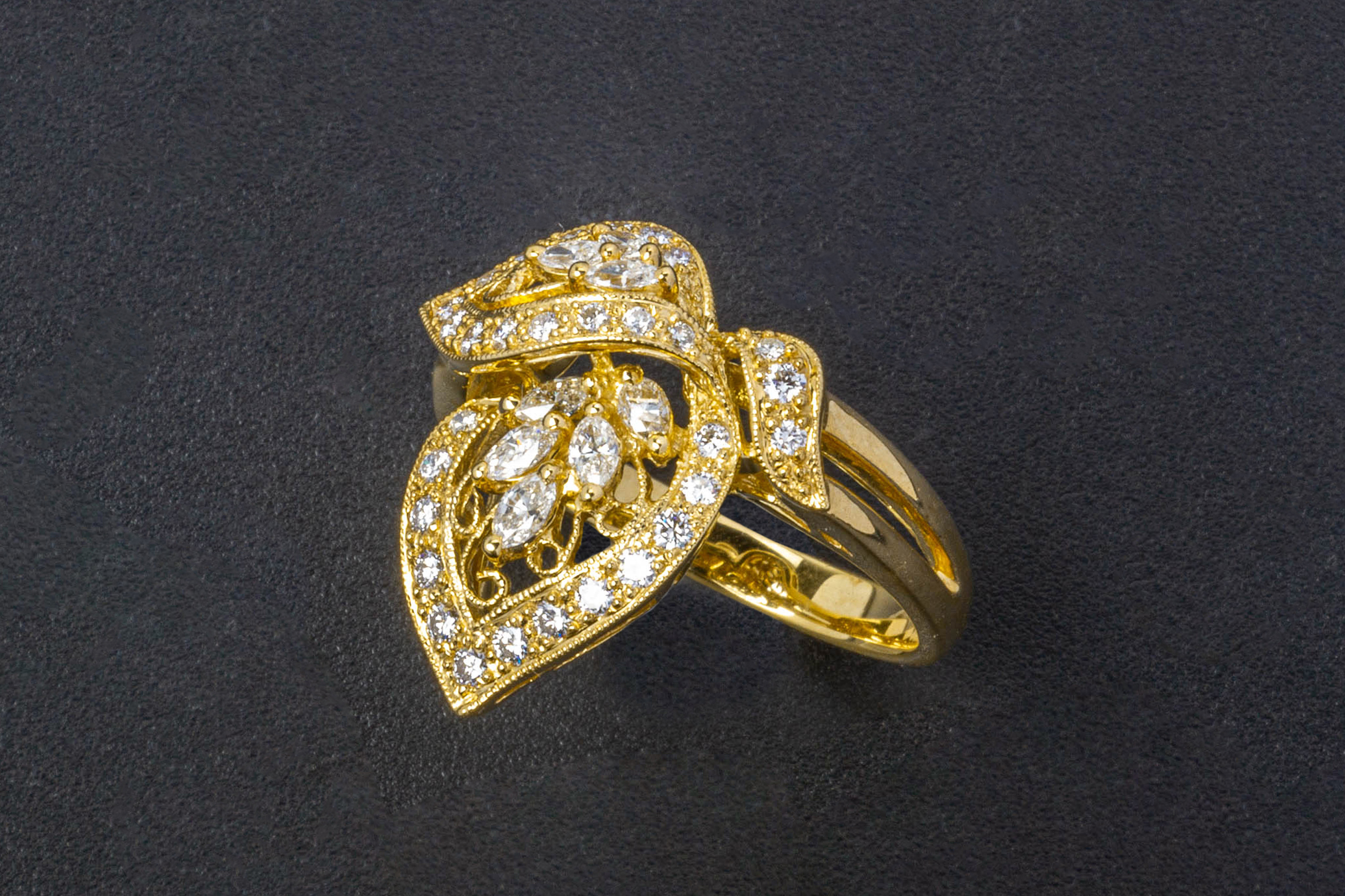 A LEAF SHAPED DIAMOND RING - Image 2 of 3