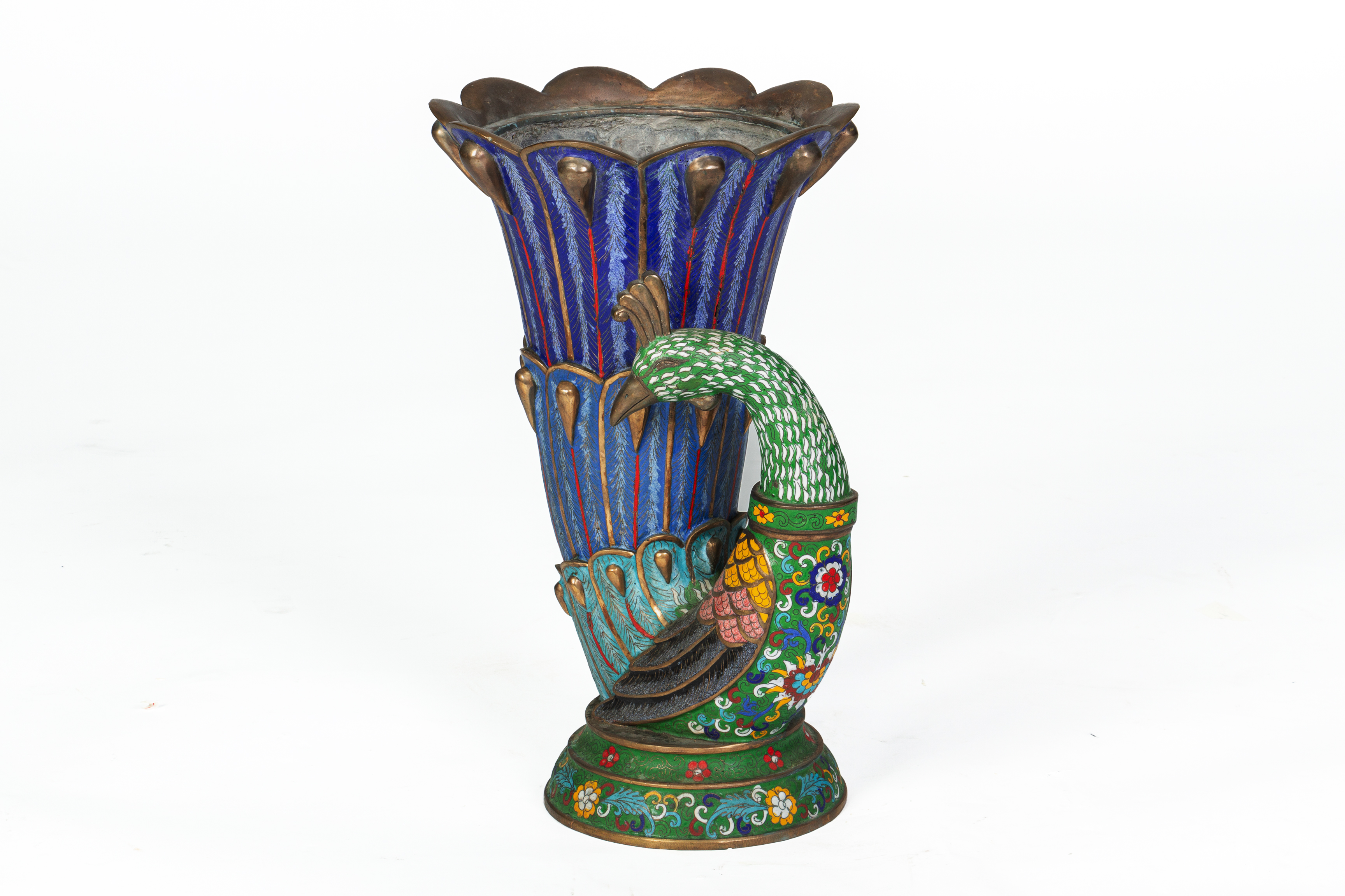 A CLOISONNE ENAMEL PEACOCK FORM VASE - Bild 2 aus 3