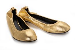 A PAIR OF GOLD TONED METALLIC LANVIN PUMPS EU39