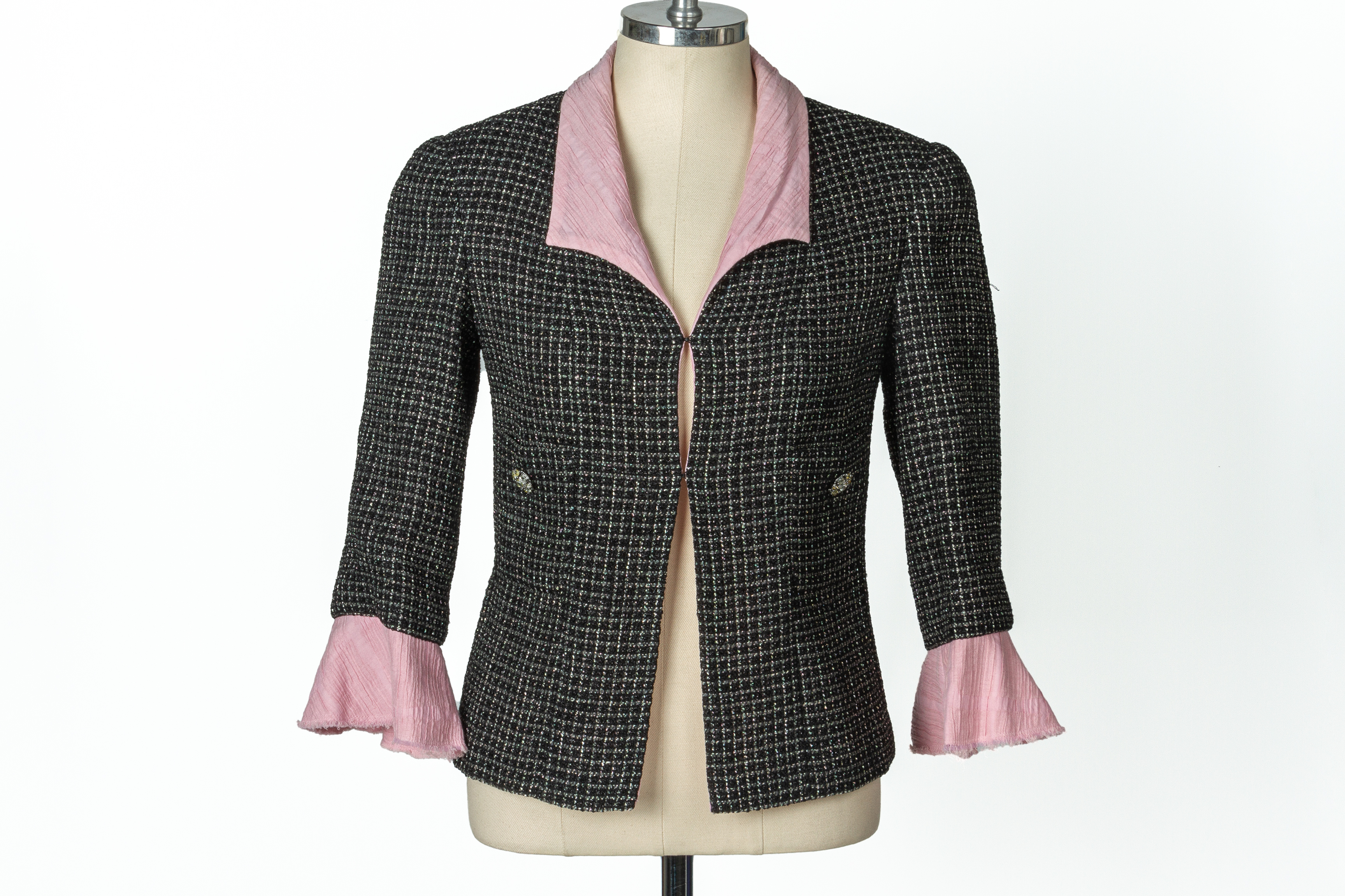 A CHANEL TWEED SUIT JACKET - Image 2 of 3