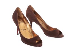 A PAIR OF LOUBOUTIN YOYO 85 BROWN SUEDE PUMPS EU38.5