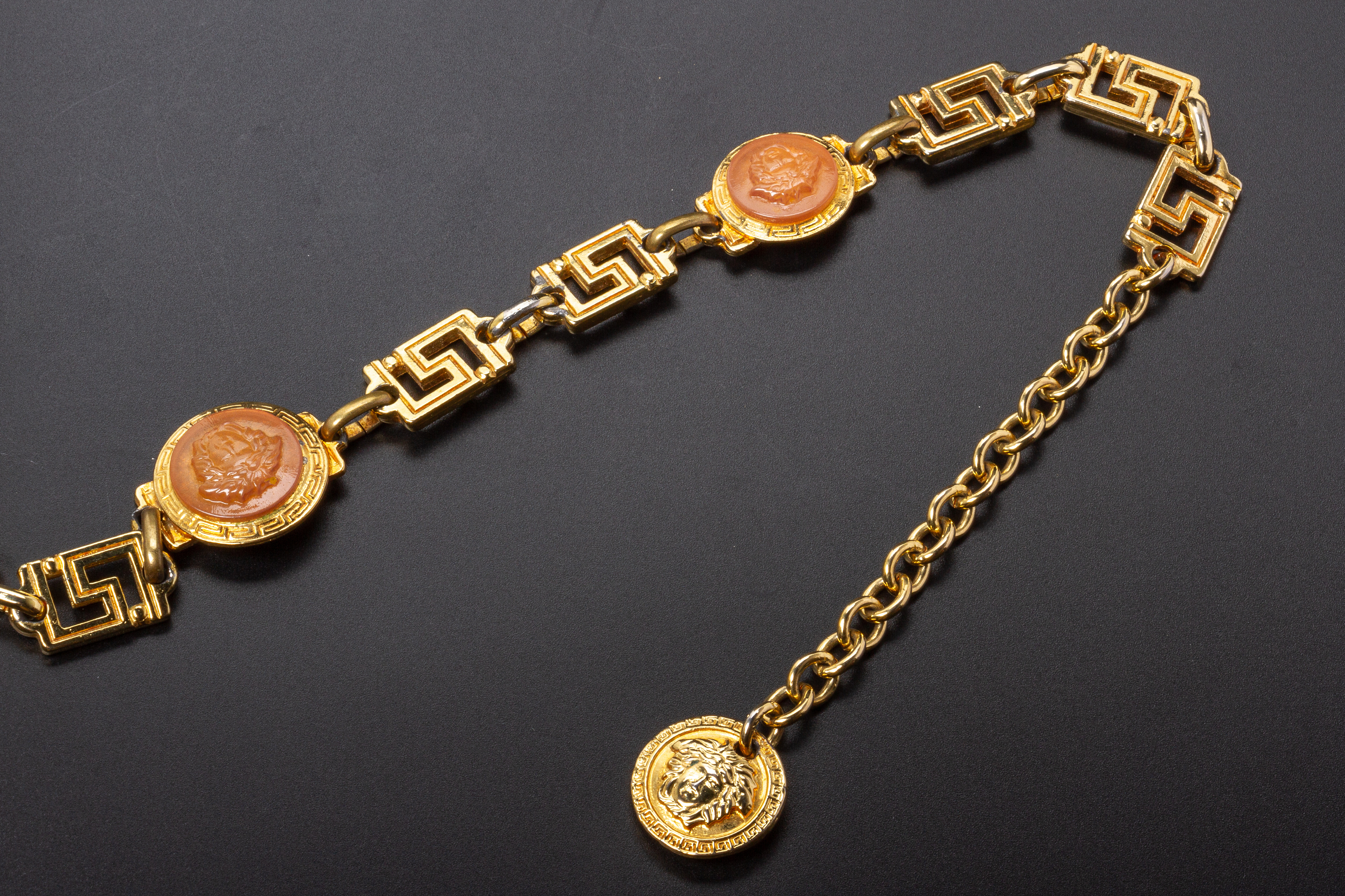 A VINTAGE GIANNI VERSACE GILT METAL BELT - Image 2 of 4