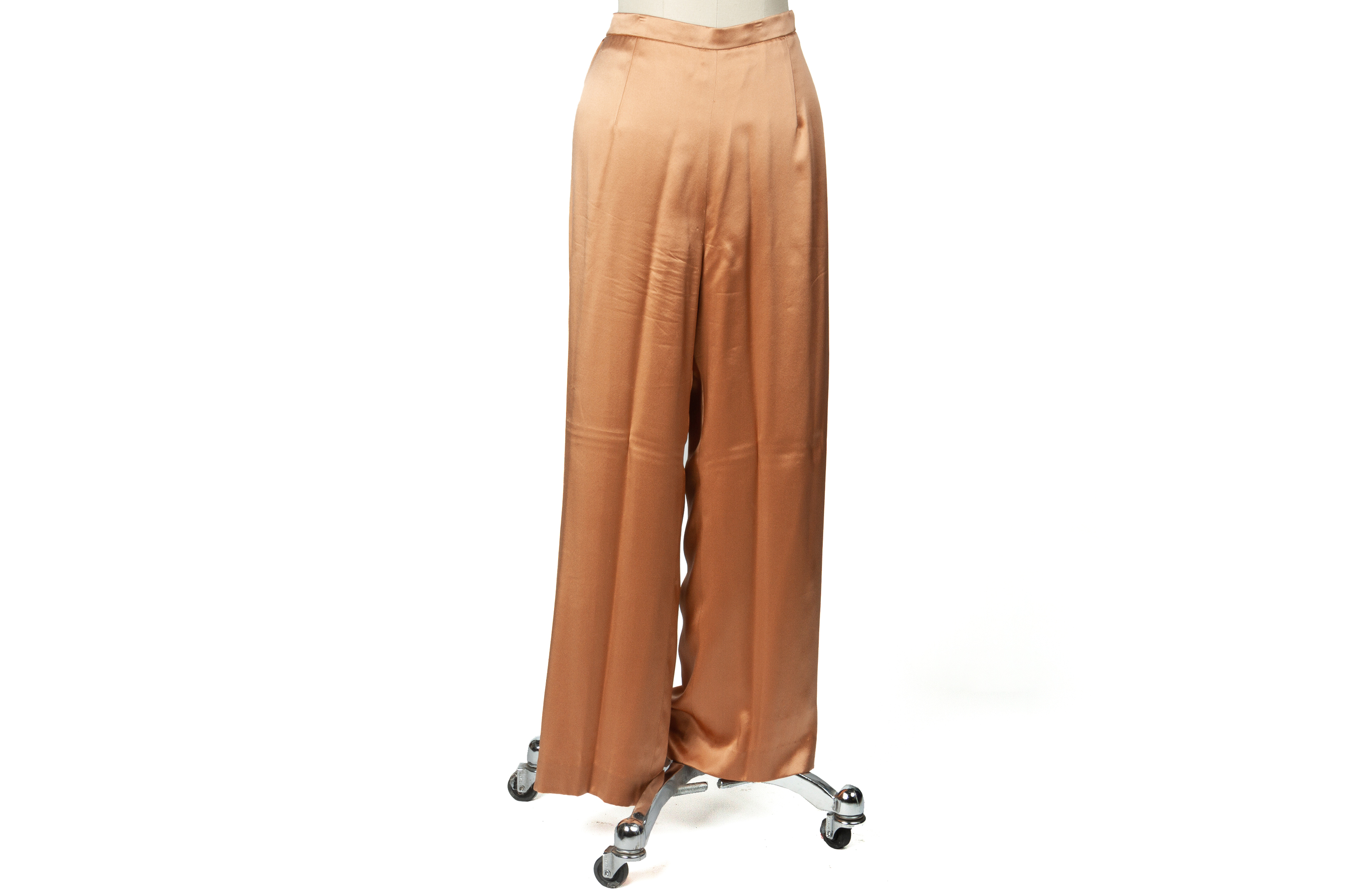 A SHANGHAI TANG ORANGE/BROWN COLLARED TOP AND TROUSER SET - Image 2 of 4