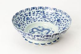 A LARGE BLUE AND WHITE PORCELAIN BOWL