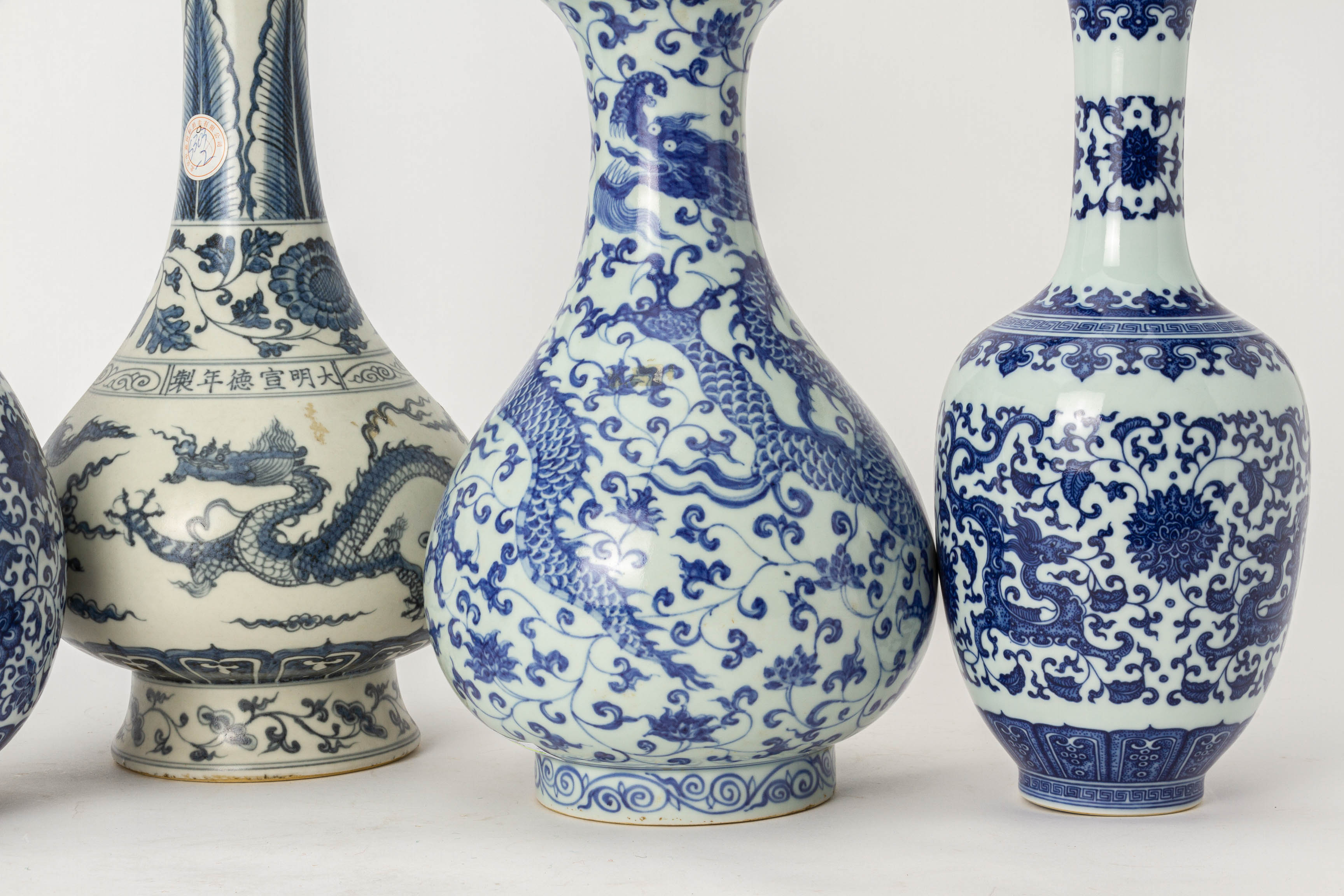 A GROUP OF FIVE CHINESE BLUE AND WHITE PORCELAIN ITEMS - Image 2 of 3