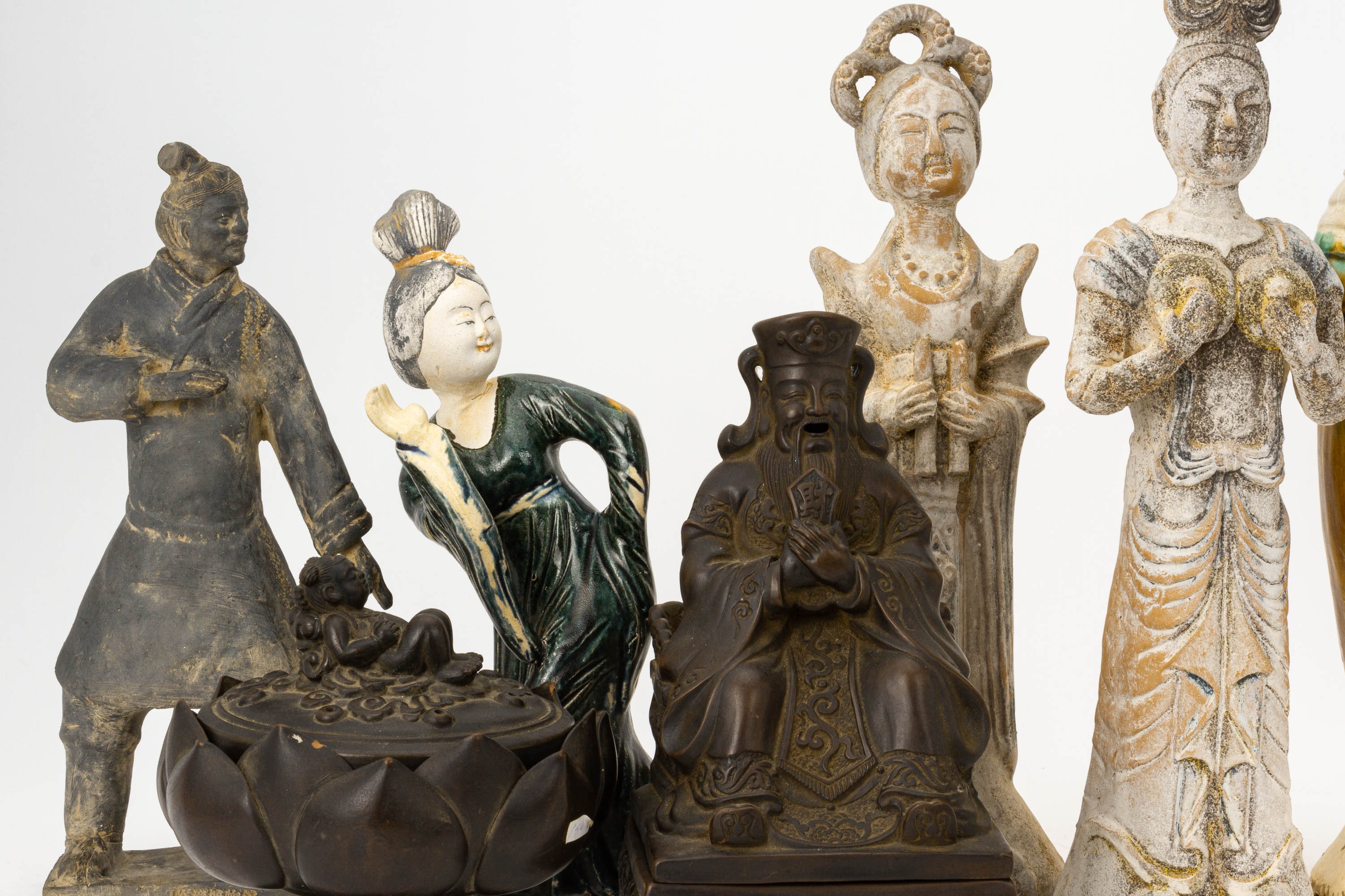 A GROUP OF CHINESE POTTERY FIGURES AND OTHER ITEMS - Image 3 of 3