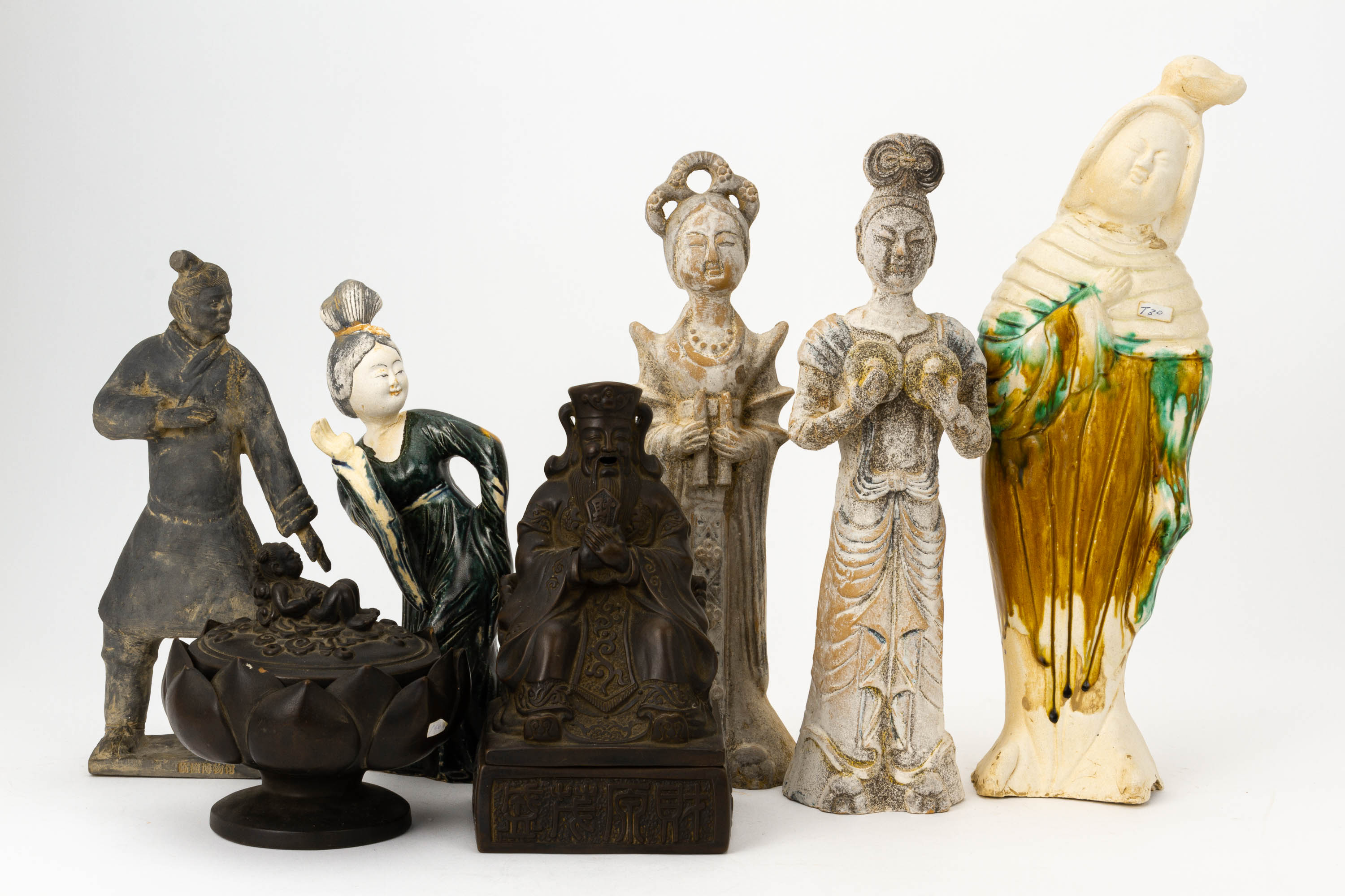 A GROUP OF CHINESE POTTERY FIGURES AND OTHER ITEMS