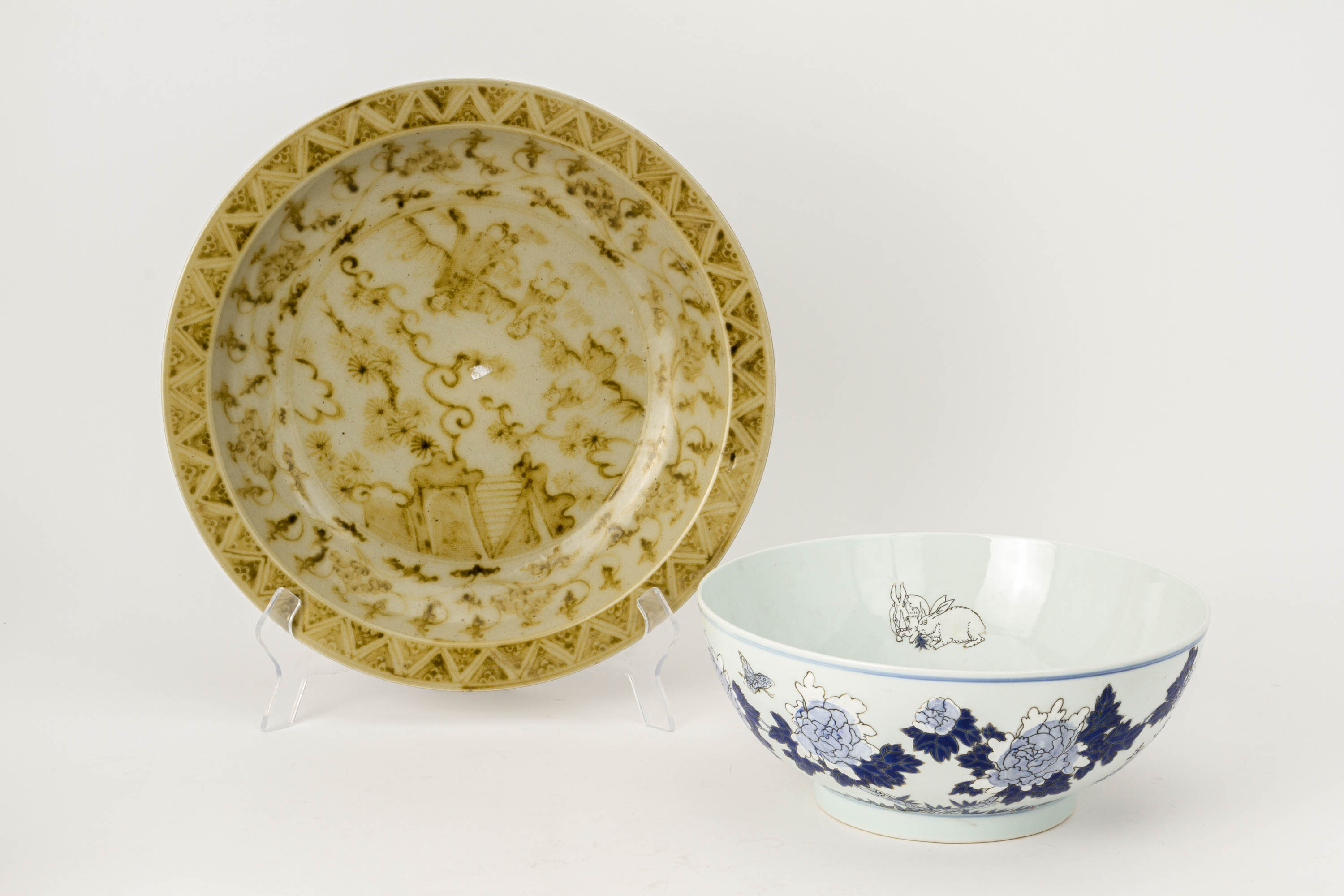 THREE LARGE PORCELAIN BOWLS AND A DISH - Image 2 of 3