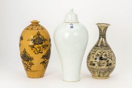 A GROUP OF THREE LARGE CHINESE CERAMIC VASES